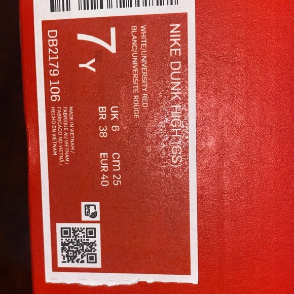 red/white university dunks - Picture 2 of 3